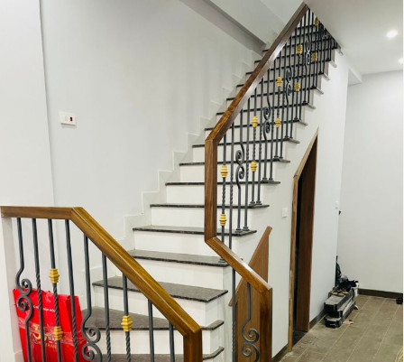 Dịch Vụ Làm Cầu Thang Sắt Tại TPHCM