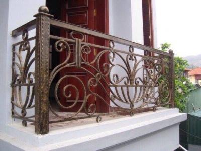 Làm lan can cầu thang đẹp tại quận 12